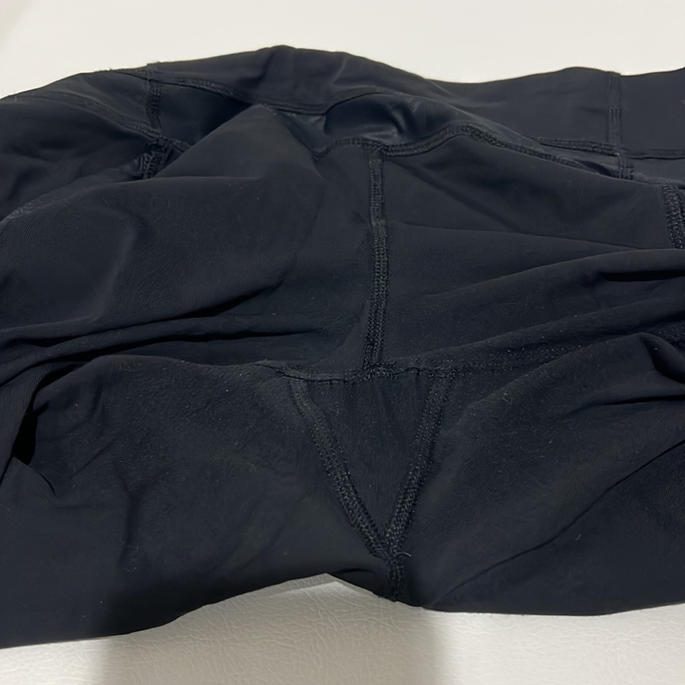 Lululemon black Chase me Chop black 8 legging pants tights - Picture 7 of 8